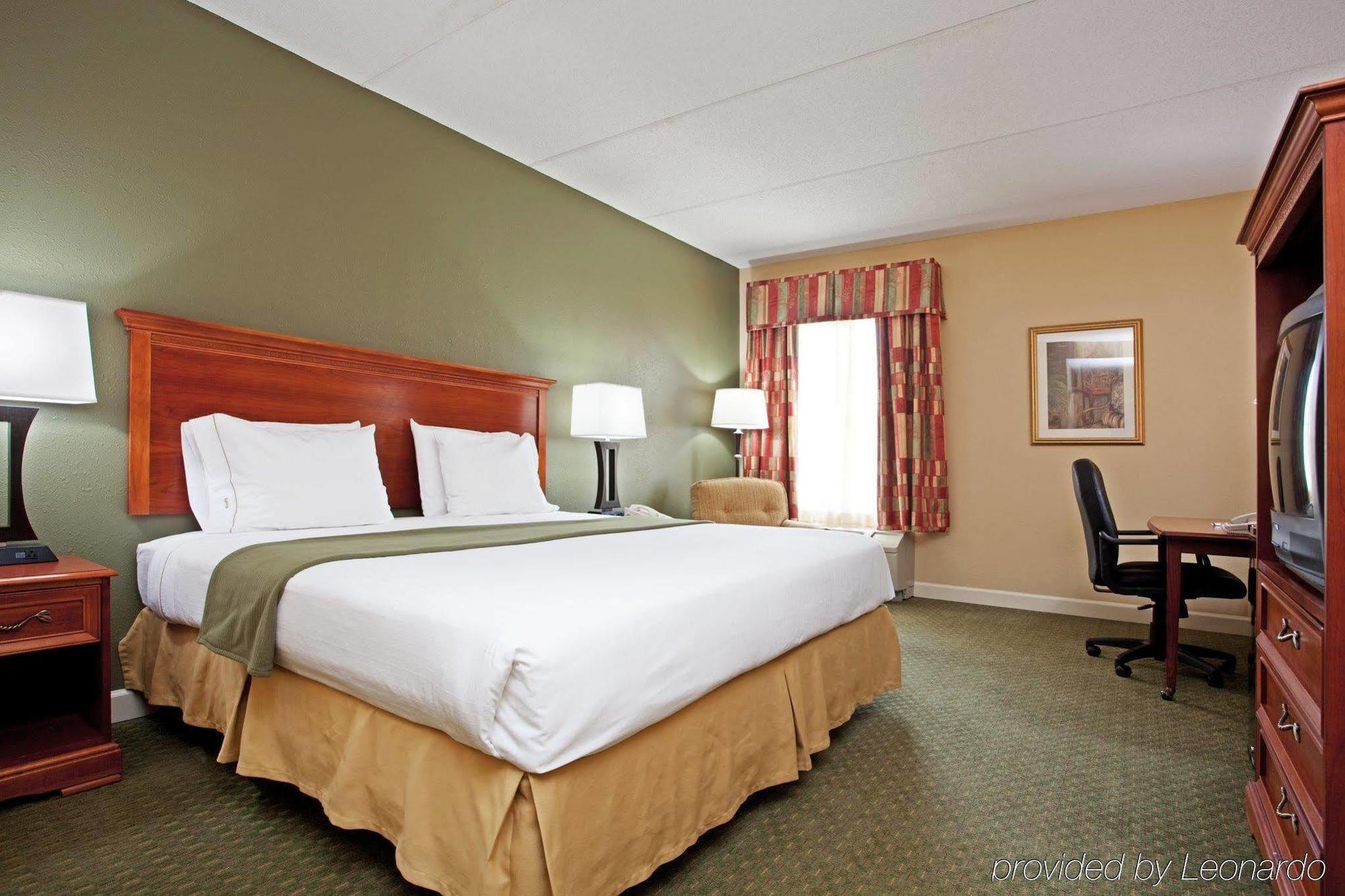 Holiday Inn Express Hotel & Suites Conover - Hickory Area By Ihg Quarto foto