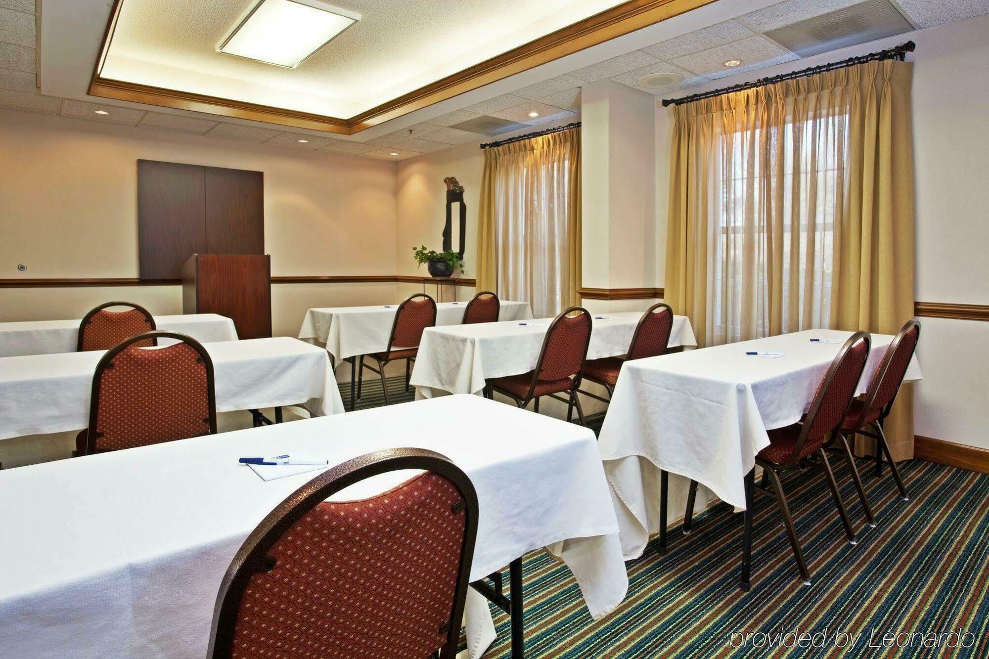Holiday Inn Express Hotel & Suites Conover - Hickory Area By Ihg Exterior foto